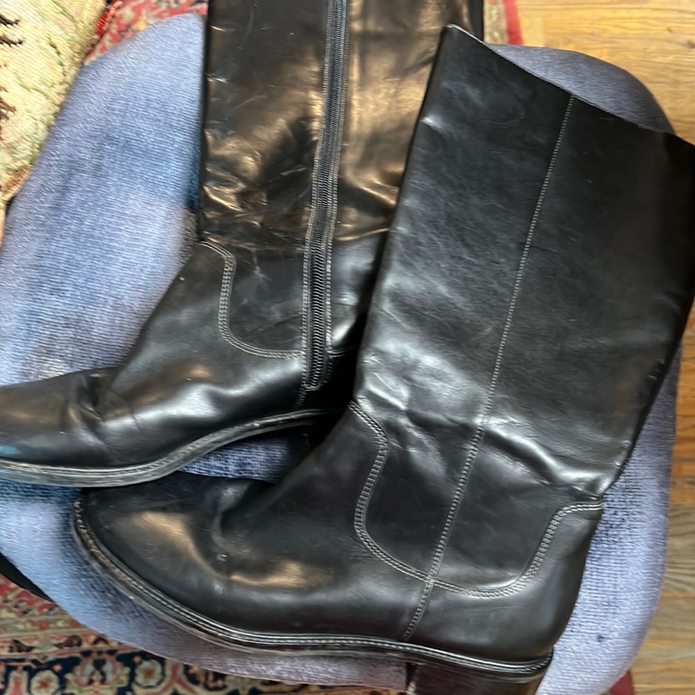 LLBean woman’s black leather boots